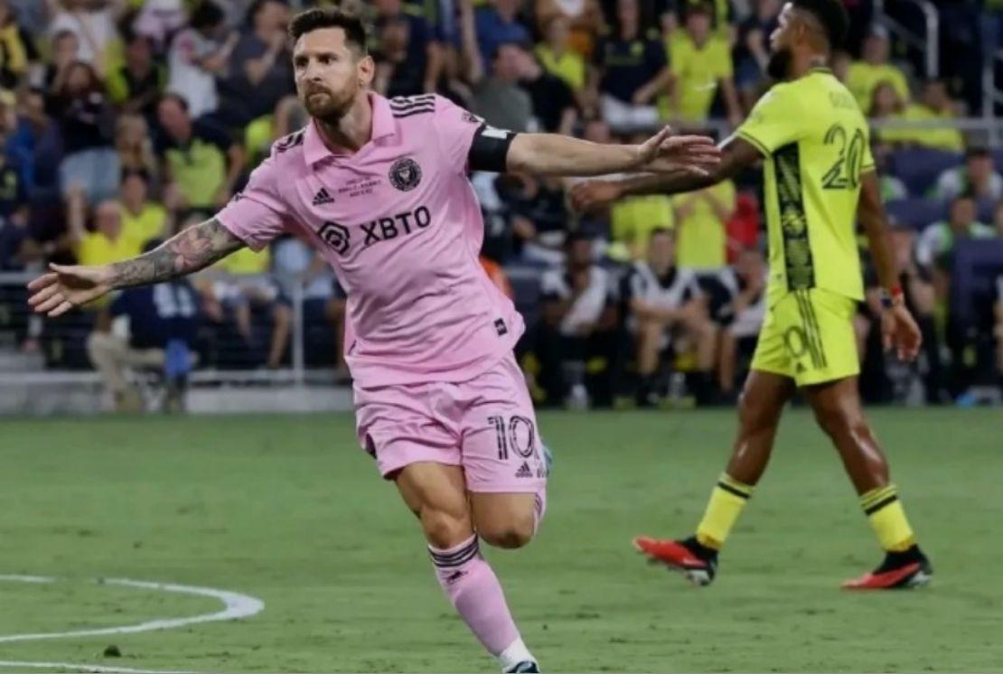 阿密国际一, dingy, 首个连续